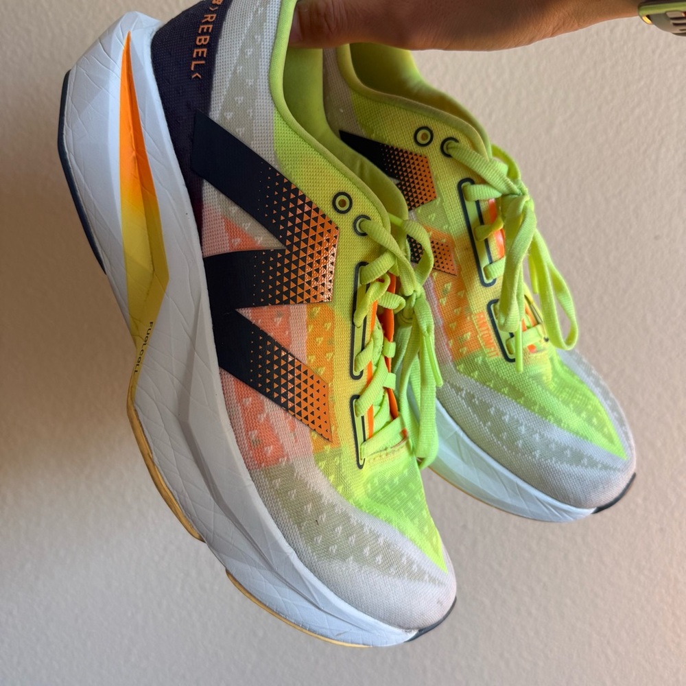 EUC New Balance FuelCell Rebel v4